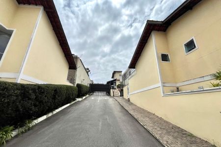 Casa de condomínio à venda com 200m², 4 quartos e 3 vagas Casa de condomínio à venda com 200m², 4 quartos e 3 vagasÁrea comum