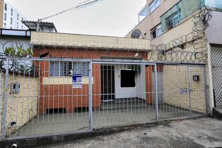 Casa à venda com 248m², 3 quartos e 1 vagaFachada