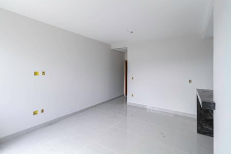 Sala de casa à venda com 3 quartos, 128m² em Nacional, Contagem