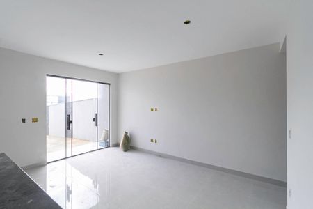 Casa à venda com 128m², 3 quartos e 2 vagasSala