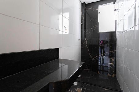 Casa à venda com 128m², 3 quartos e 2 vagasBanheiro social 