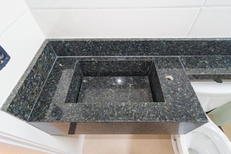 Apartamento à venda com 54m², 2 quartos e 1 vagaDetalhe - Banheiro