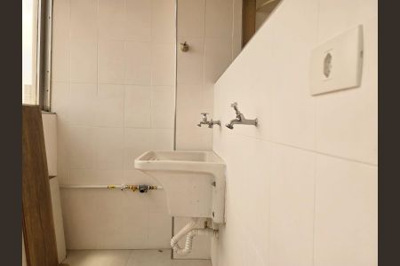 Apartamento à venda com 76m², 2 quartos e 1 vagaÁrea de Serviço