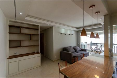 Apartamento à venda com 64m², 2 quartos e 2 vagasSala