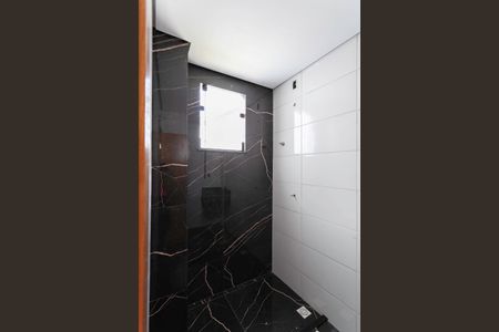 Casa à venda com 194m², 3 quartos e 2 vagasBanheiro da suíte 