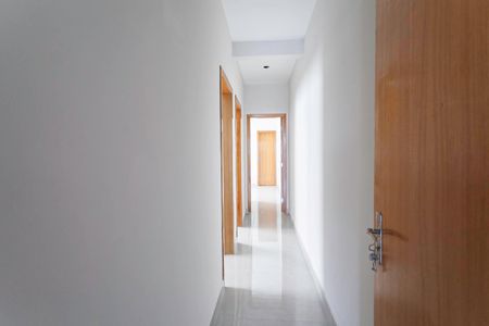 Casa à venda com 130m², 3 quartos e 2 vagasCorredor