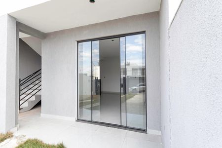 Casa à venda com 130m², 3 quartos e 2 vagasEntrada