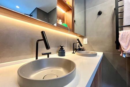 Apartamento à venda com 106m², 3 quartos e 2 vagasBanheiro da Suíte