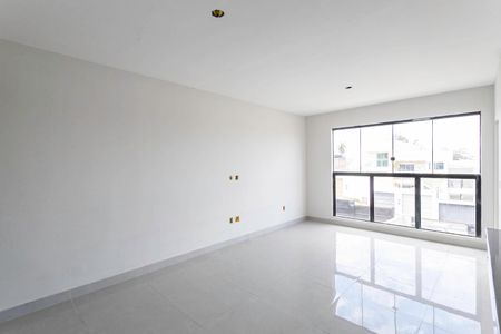 Casa à venda com 192m², 3 quartos e 2 vagasSala