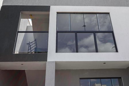 Casa à venda com 192m², 3 quartos e 2 vagasFachada