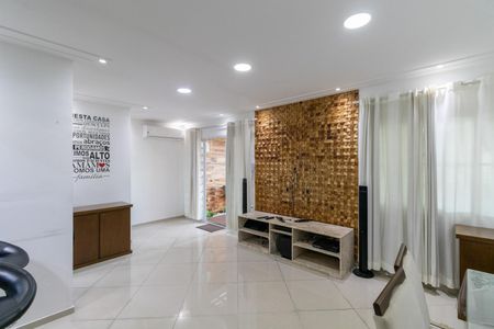 Casa de condomínio à venda com 160m², 3 quartos e 2 vagasSala/Cozinha