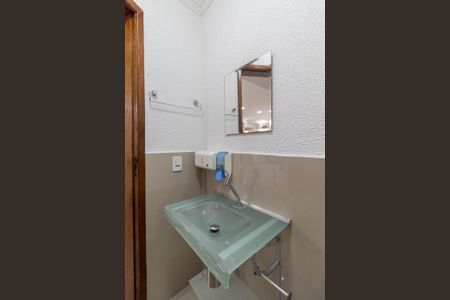 Casa de condomínio à venda com 160m², 3 quartos e 2 vagasLavabo