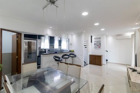 Casa de condomínio à venda com 160m², 3 quartos e 2 vagasSala/Cozinha