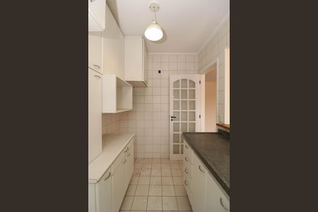 Apartamento para alugar com 75m², 2 quartos e 2 vagas Apartamento para alugar com 75m², 2 quartos e 2 vagasCozinha