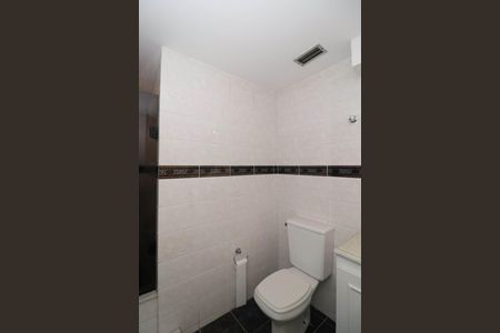 Apartamento para alugar com 75m², 2 quartos e 2 vagas Apartamento para alugar com 75m², 2 quartos e 2 vagasBanheiro da Suíte