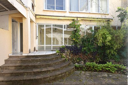 Casa para alugar com 239m², 4 quartos e 2 vagasVista da Janela do Quarto 