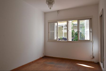 Casa para alugar com 239m², 4 quartos e 2 vagasSuíte