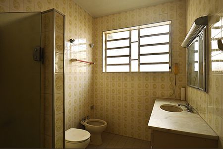 Casa para alugar com 239m², 4 quartos e 2 vagasBanheiro Social