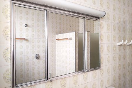 Casa para alugar com 239m², 4 quartos e 2 vagasBanheiro Social