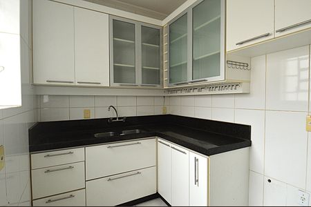 Casa para alugar com 239m², 4 quartos e 2 vagasCozinha - Armários