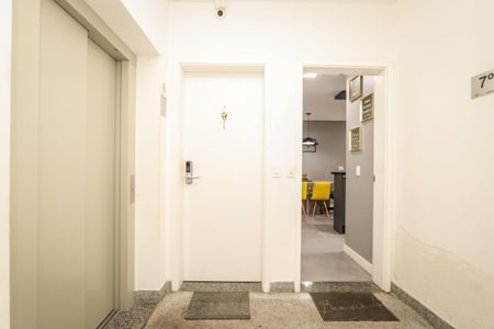 Apartamento à venda com 49m², 2 quartos e 1 vaga Apartamento à venda com 49m², 2 quartos e 1 vagaHall Social