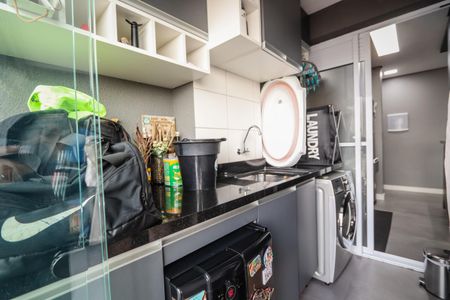 Apartamento à venda com 49m², 2 quartos e 1 vaga Apartamento à venda com 49m², 2 quartos e 1 vagaVaranda / Lavanderia