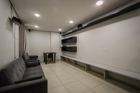 Apartamento à venda com 49m², 2 quartos e 1 vaga Apartamento à venda com 49m², 2 quartos e 1 vagaSala de Projeção