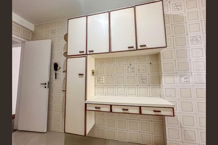 Apartamento para alugar com 97m², 2 quartos e 1 vaga Apartamento para alugar com 97m², 2 quartos e 1 vagaCozinha - Armários