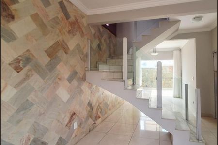 Casa à venda com 140m², 3 quartos e 1 vagaFoto 02