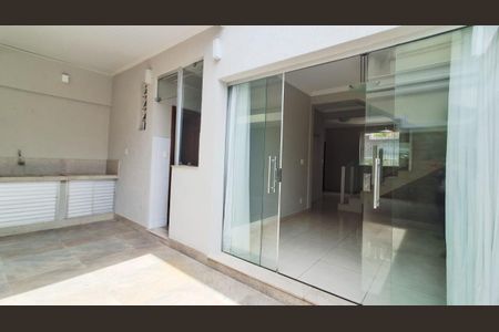 Casa à venda com 140m², 3 quartos e 1 vagaFoto 07