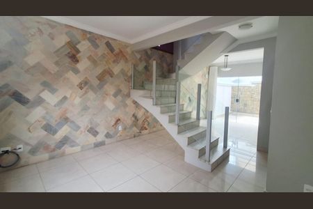 Casa à venda com 140m², 3 quartos e 1 vagaFoto 01