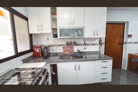 Apartamento à venda com 119m², 4 quartos e 2 vagasCozinha