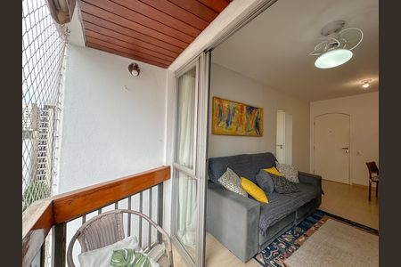 Apartamento à venda com 65m², 2 quartos e 1 vaga Apartamento à venda com 65m², 2 quartos e 1 vagaVaranda
