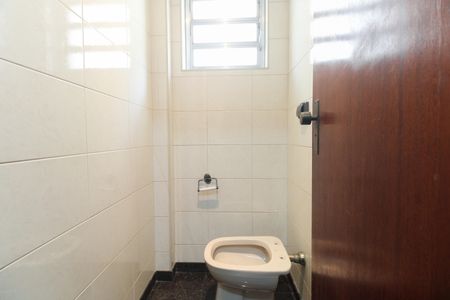 Casa à venda com 167m², 4 quartos e 2 vagas Casa à venda com 167m², 4 quartos e 2 vagasLavabo