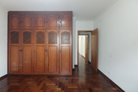 Casa à venda com 167m², 4 quartos e 2 vagas Casa à venda com 167m², 4 quartos e 2 vagasQuarto 1