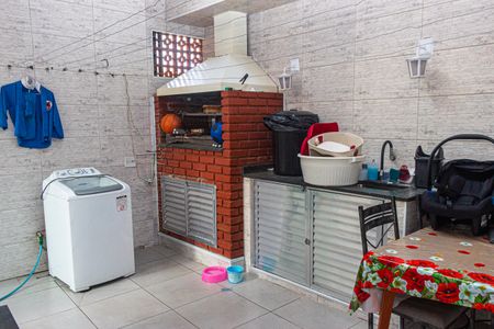 Casa à venda com 250m², 3 quartos e 2 vagasÁrea de Serviço