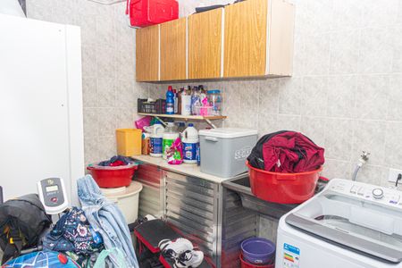 Casa à venda com 250m², 3 quartos e 2 vagasLavanderia