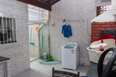 Casa à venda com 250m², 3 quartos e 2 vagasÁrea de Serviço