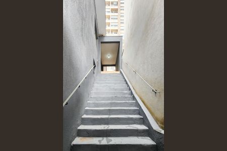 Casa à venda com 155m², 3 quartos e 2 vagasEscada