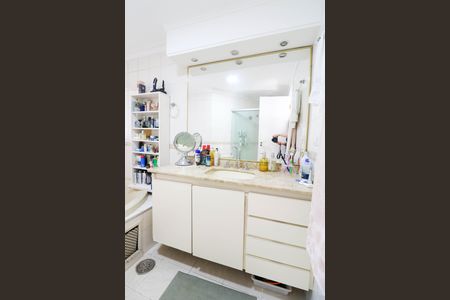 Apartamento à venda com 172m², 3 quartos e 2 vagasBanheiro da Suíte 