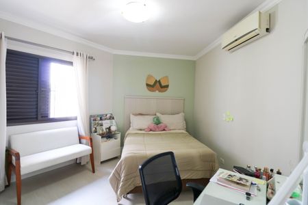 Apartamento à venda com 172m², 3 quartos e 2 vagasQuarto 2