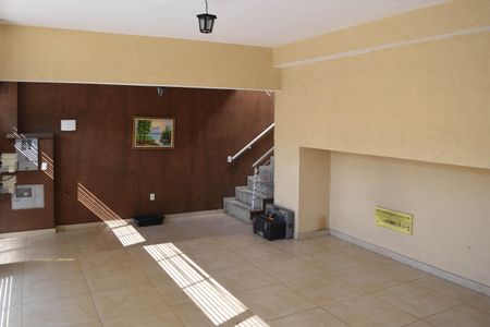 Casa à venda com 252m², 4 quartos e 3 vagas Casa à venda com 252m², 4 quartos e 3 vagasGaragem