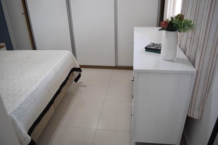 Casa à venda com 252m², 4 quartos e 3 vagas Casa à venda com 252m², 4 quartos e 3 vagasSuíte 1