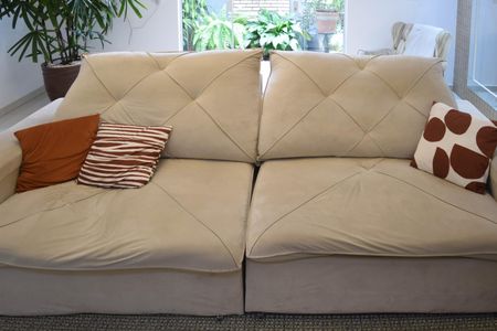 Casa à venda com 252m², 4 quartos e 3 vagas Casa à venda com 252m², 4 quartos e 3 vagasSala