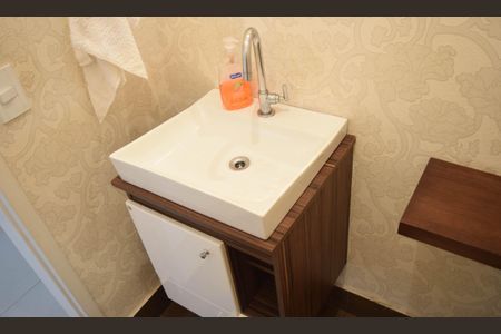 Casa à venda com 252m², 4 quartos e 3 vagas Casa à venda com 252m², 4 quartos e 3 vagasLavabo