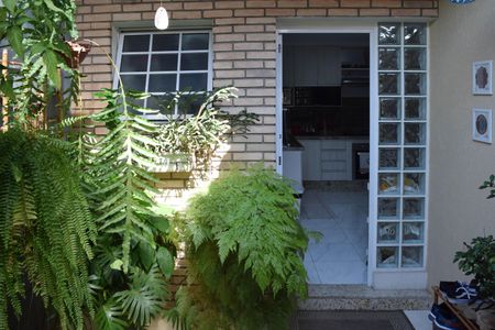 Casa à venda com 252m², 4 quartos e 3 vagas Casa à venda com 252m², 4 quartos e 3 vagasÁrea comum