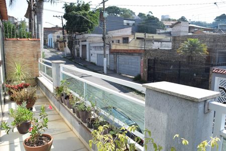 Casa à venda com 252m², 4 quartos e 3 vagas Casa à venda com 252m², 4 quartos e 3 vagasÁrea comum