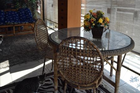 Casa à venda com 252m², 4 quartos e 3 vagas Casa à venda com 252m², 4 quartos e 3 vagasÁrea comum