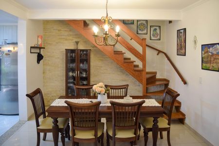 Casa à venda com 252m², 4 quartos e 3 vagas Casa à venda com 252m², 4 quartos e 3 vagasSala de Jantar