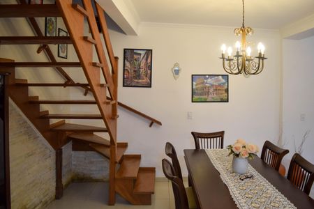 Casa à venda com 252m², 4 quartos e 3 vagas Casa à venda com 252m², 4 quartos e 3 vagasSala de Jantar